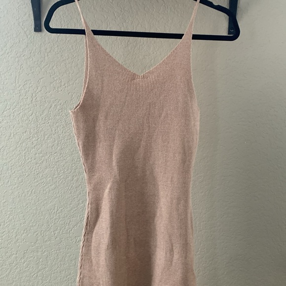 Boutique Sadie & Sage Taupe Bodycon Midi Dress - Picture 7 of 9